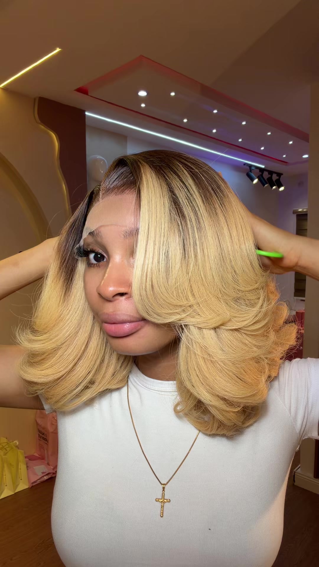 @Queens_unique_hairs