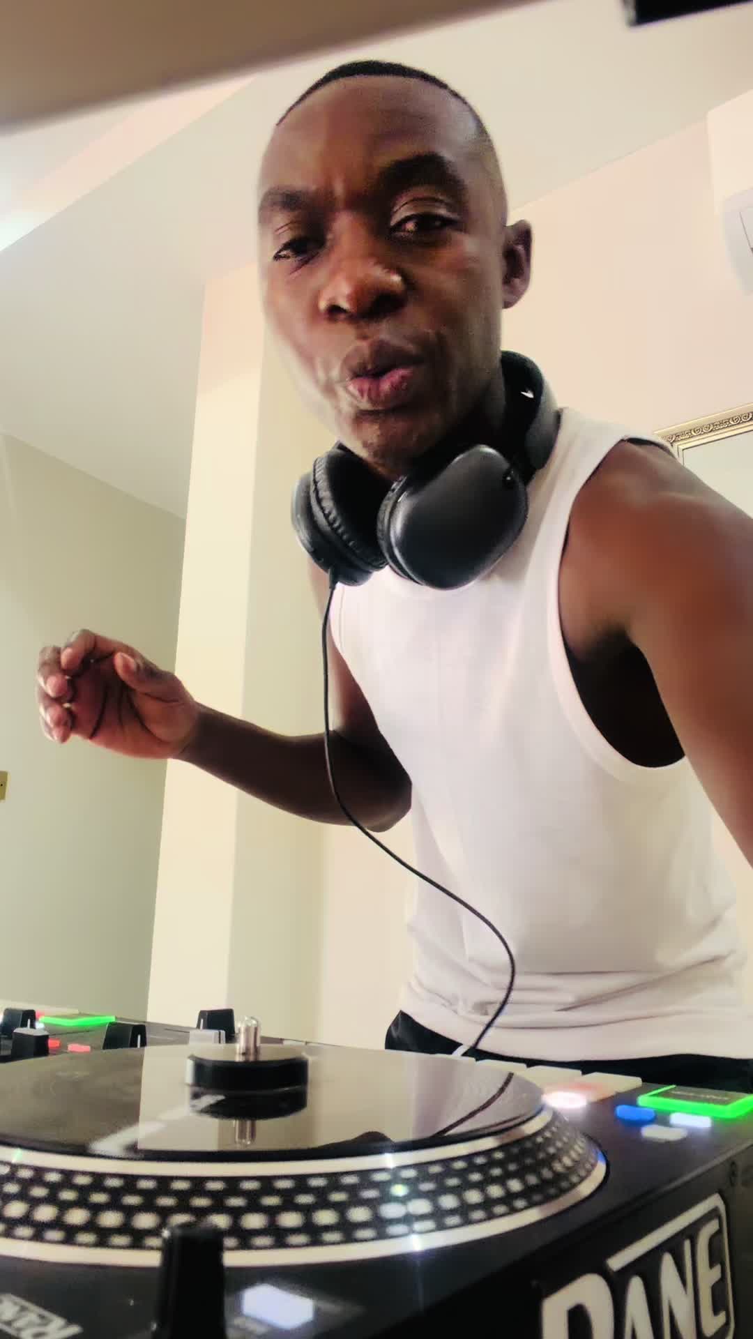 @DjBoBo
