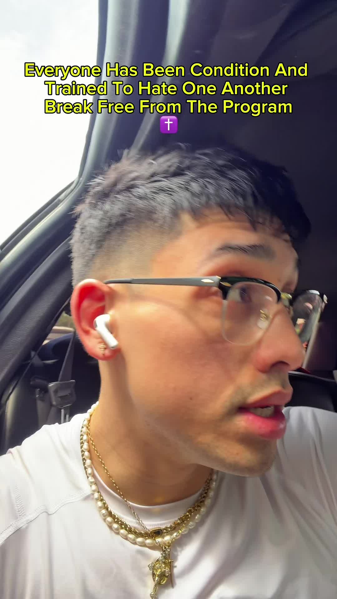 @johnnydivines