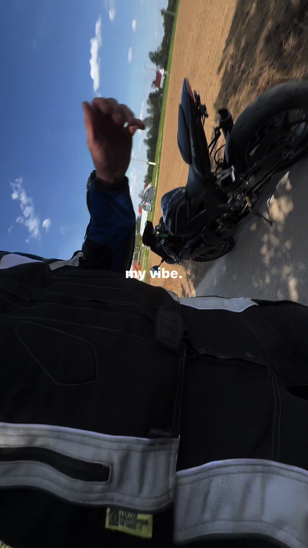 @🖤
