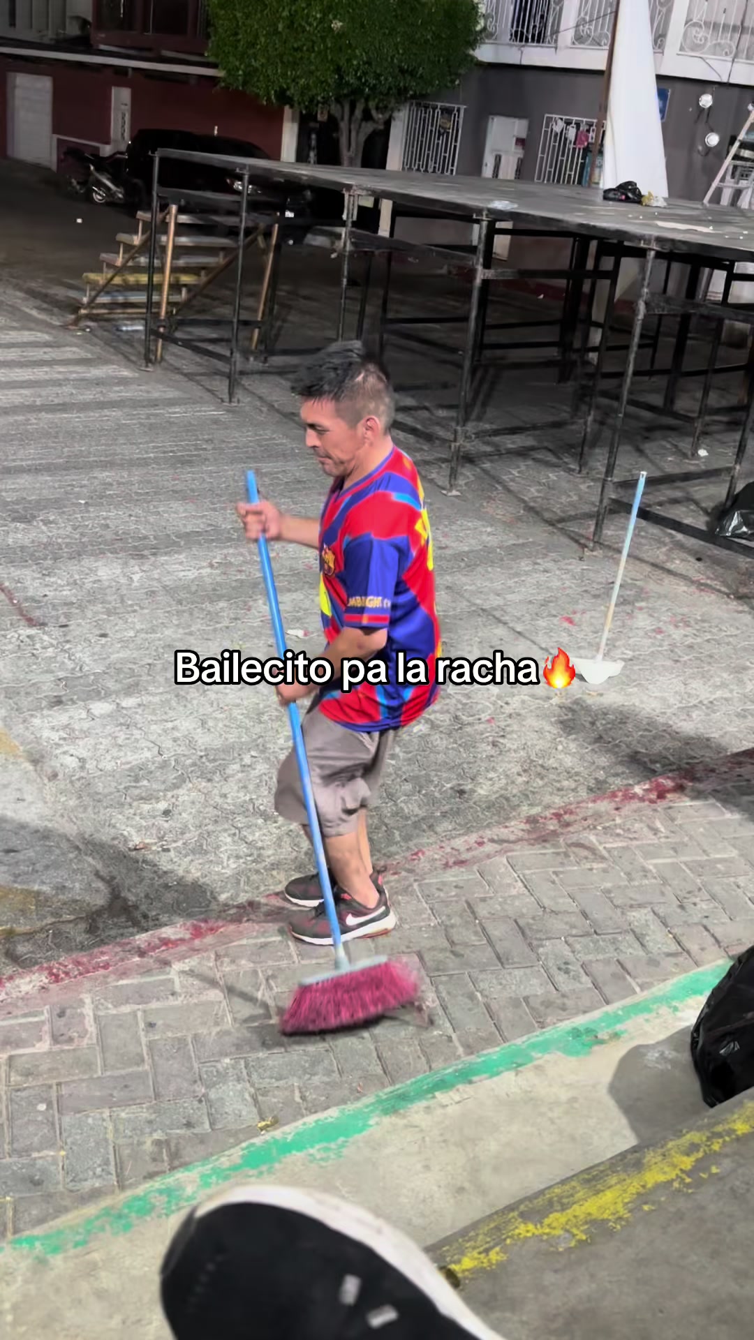 @️