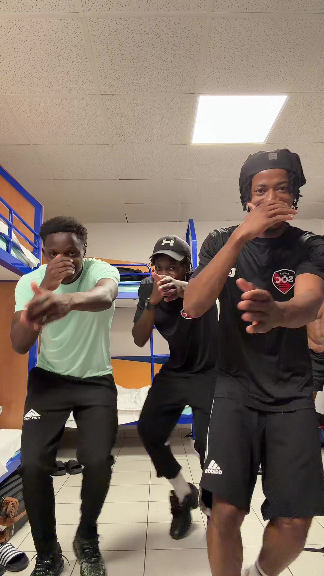 @Le S🪐🇬🇳🇲🇷