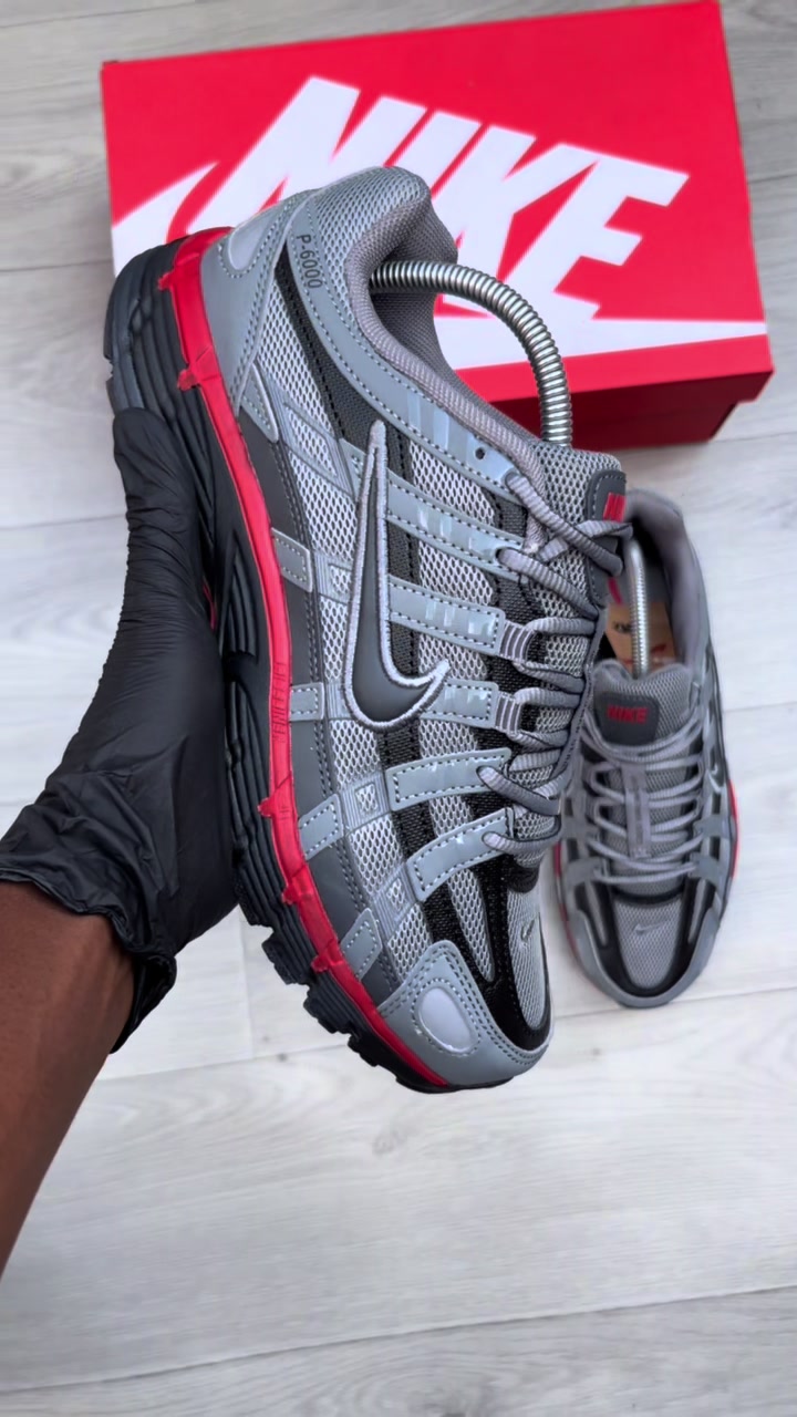 @SNEAKER 🥷