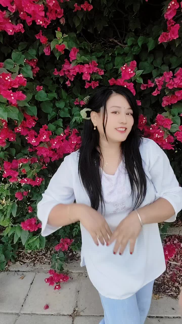 @Mimi🇨🇾🇳🇵