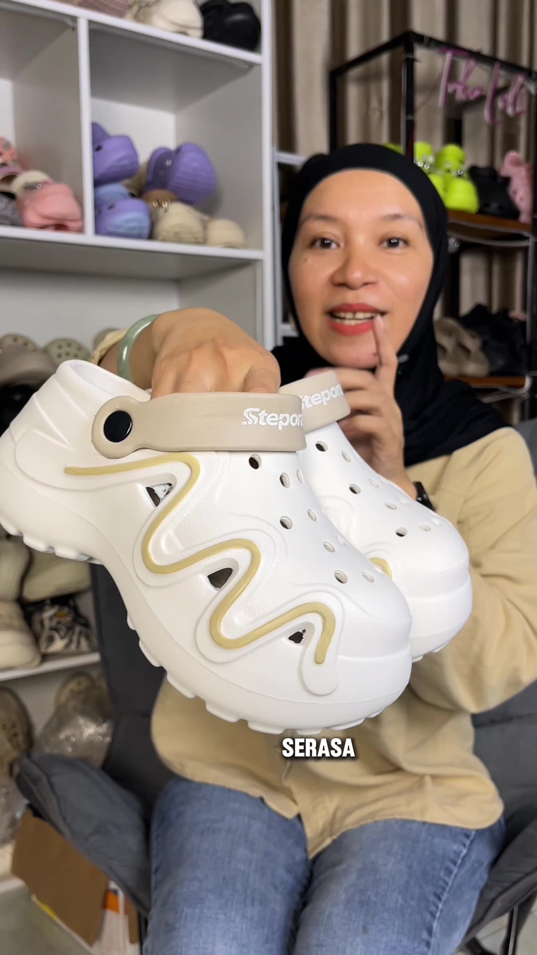 @LELI si paling TAS dan SANDAL