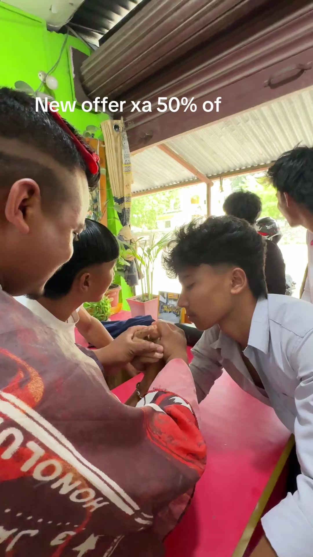 @gwaltar shyam vai hair cutting