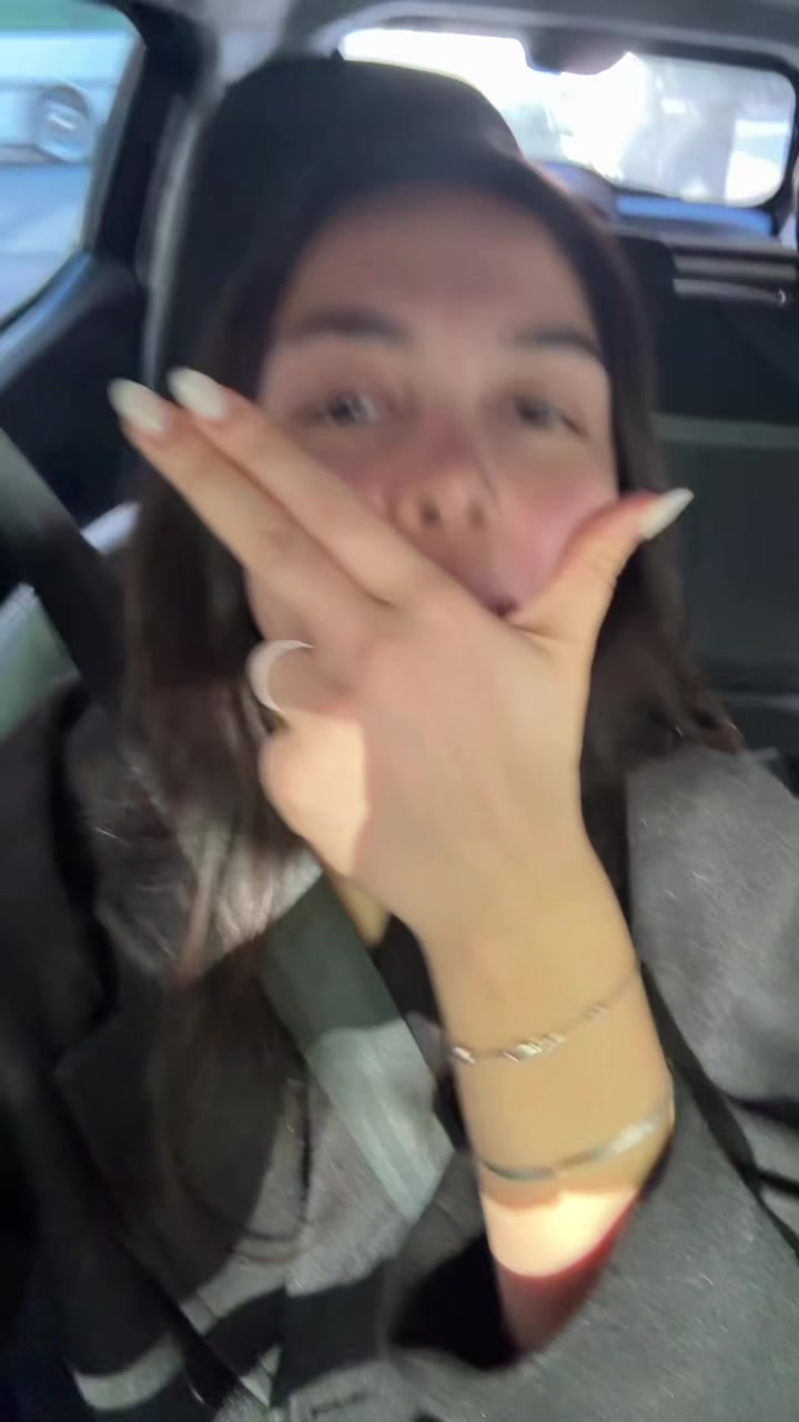 @theyknowlara