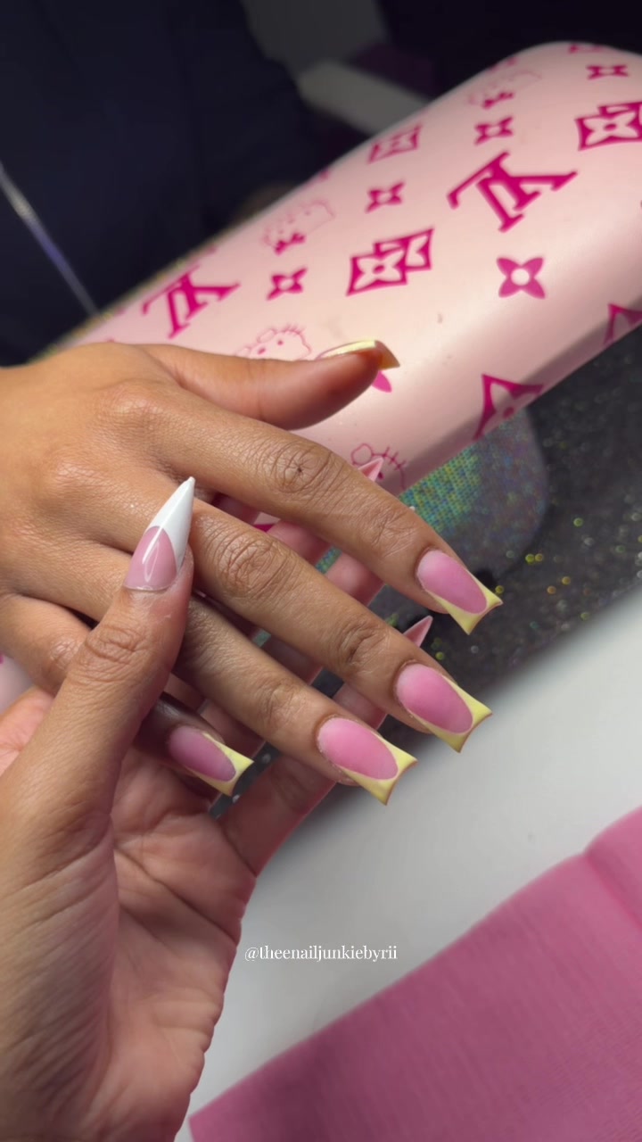 @Rihanna🎀