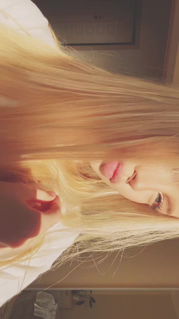 @vimolyyy