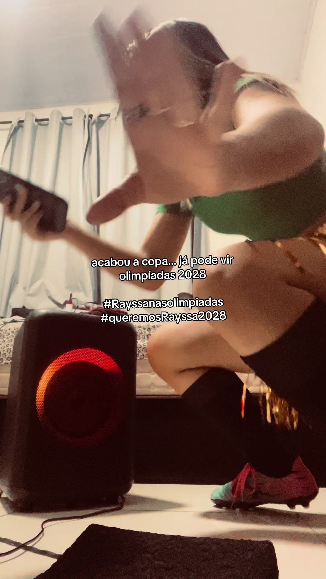 @P É T A L A