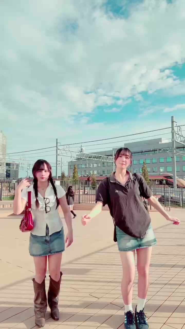 @世奈