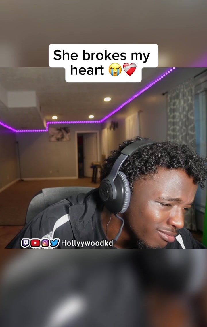 @Twitch: hollyywoodkd