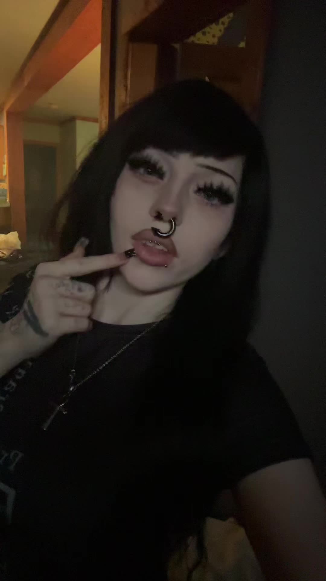 @adelais ྀིྀི