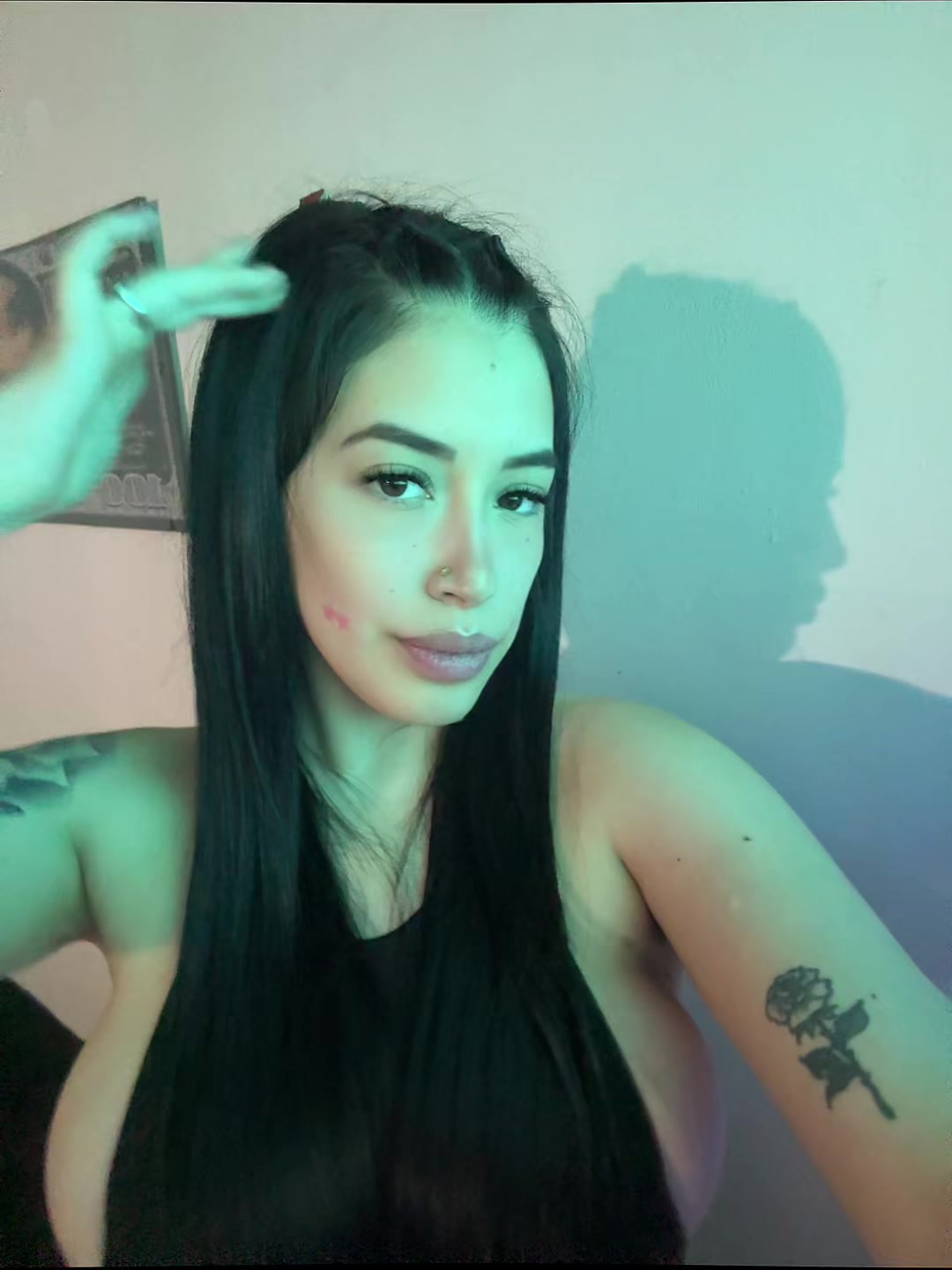 @user_ariana