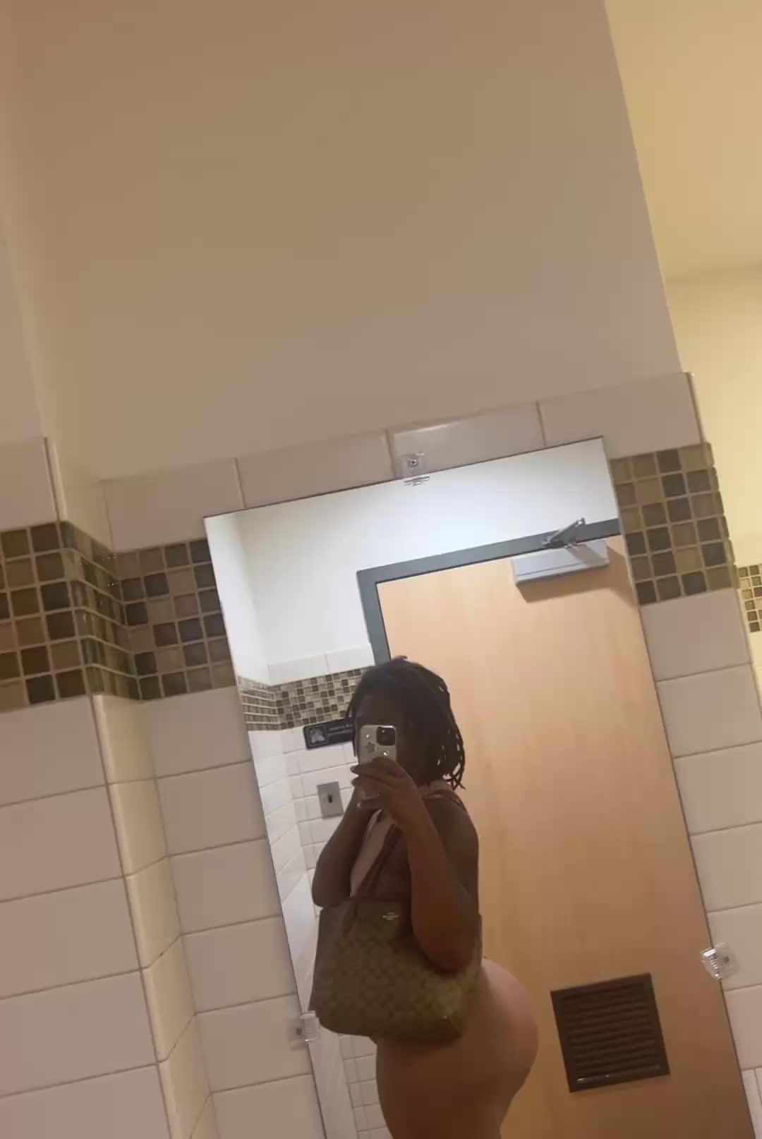 @Queena_89