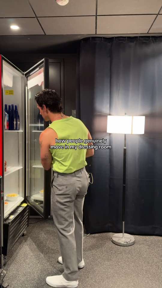 @joejonas