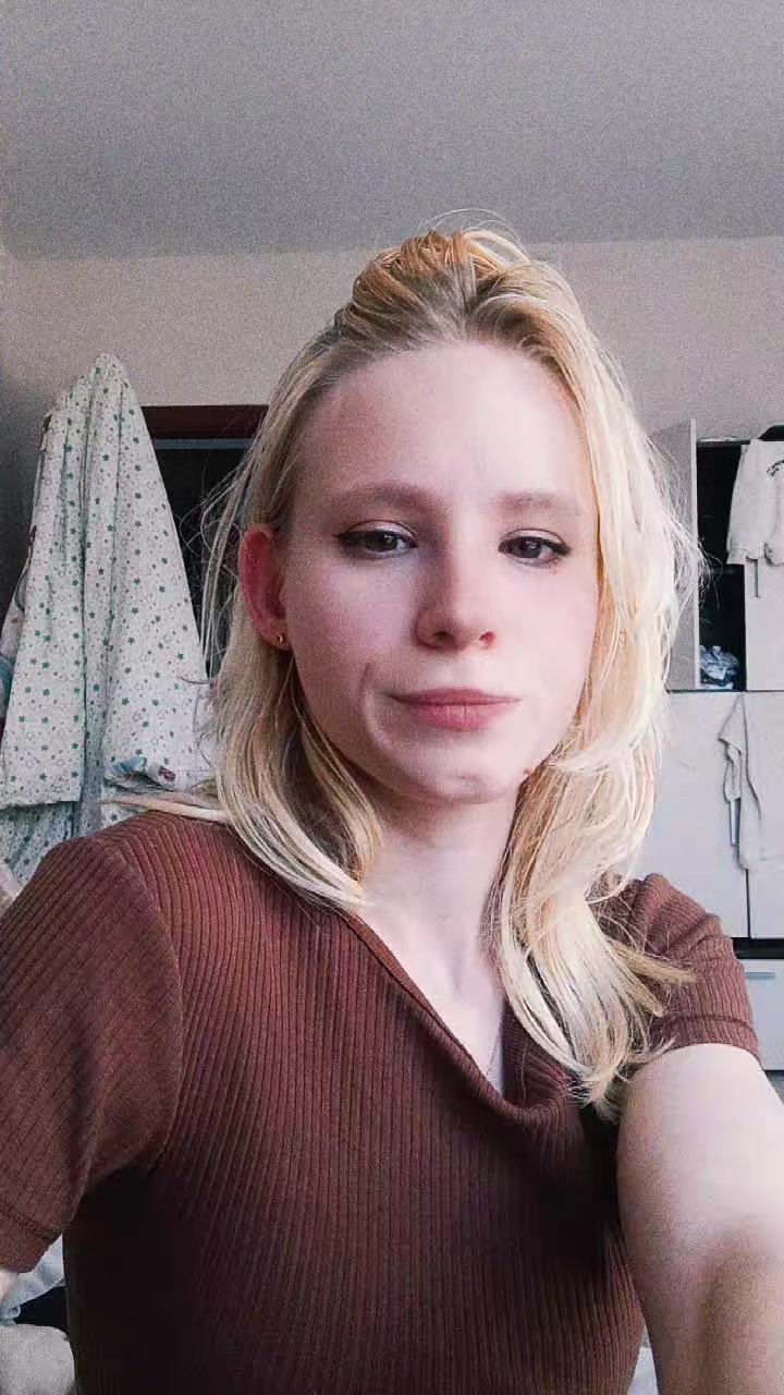 @Анютки🌛