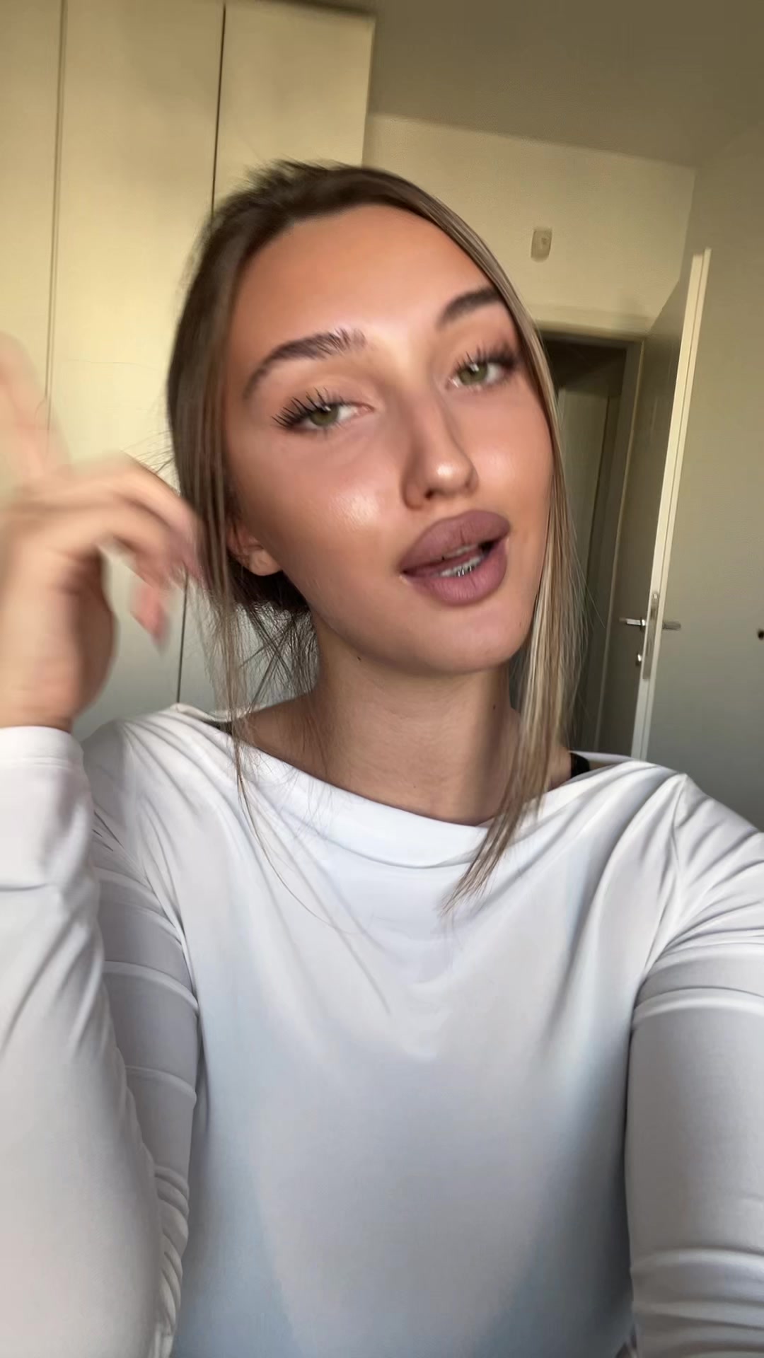 @𝓔