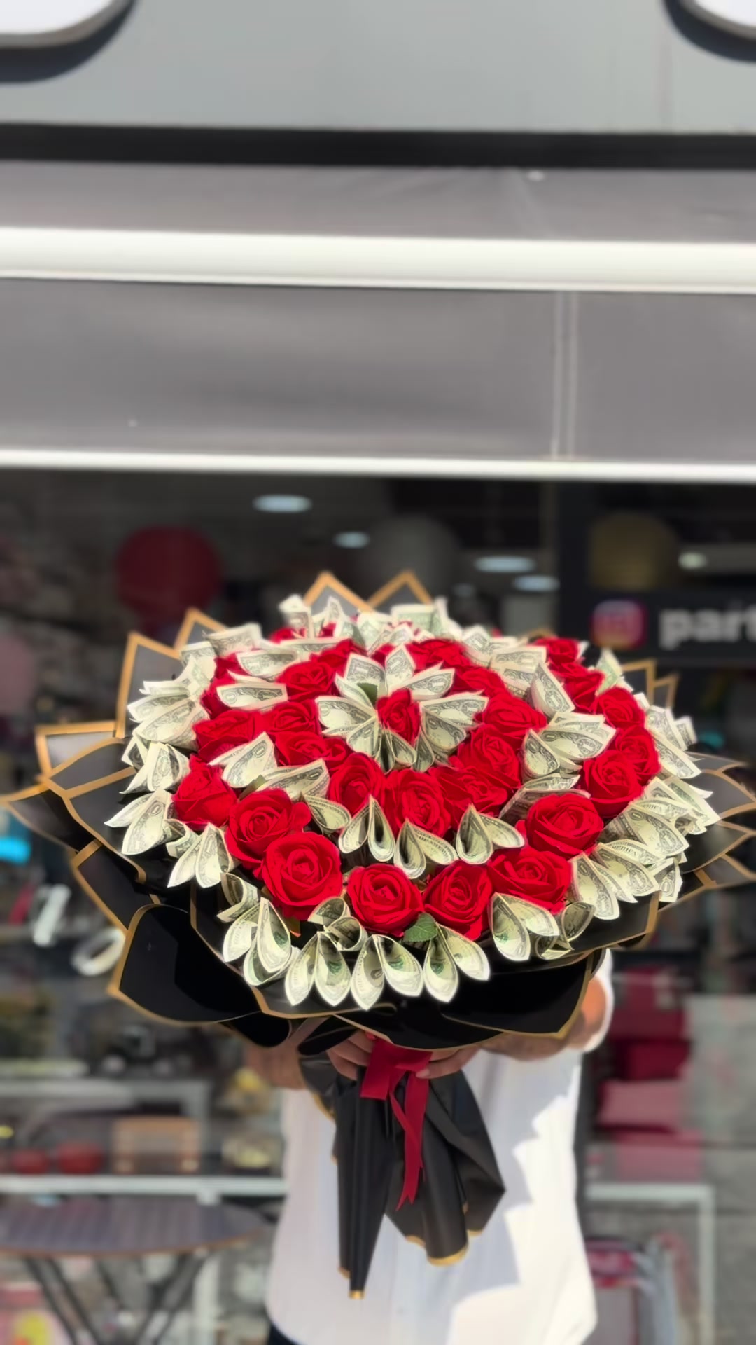 @&Ccedil;i&ccedil;ek&ccedil;i Emrah