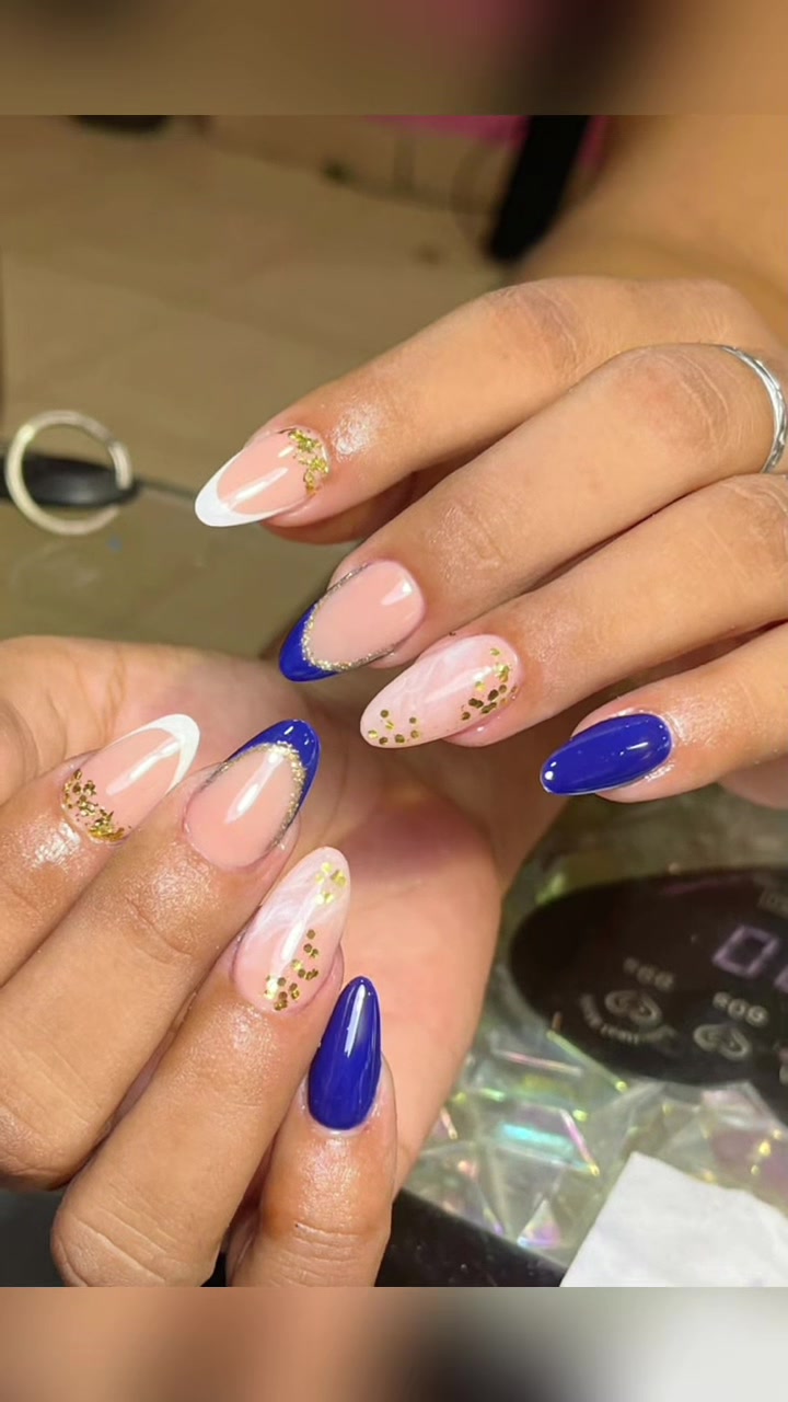 @Ligia Elena🦋