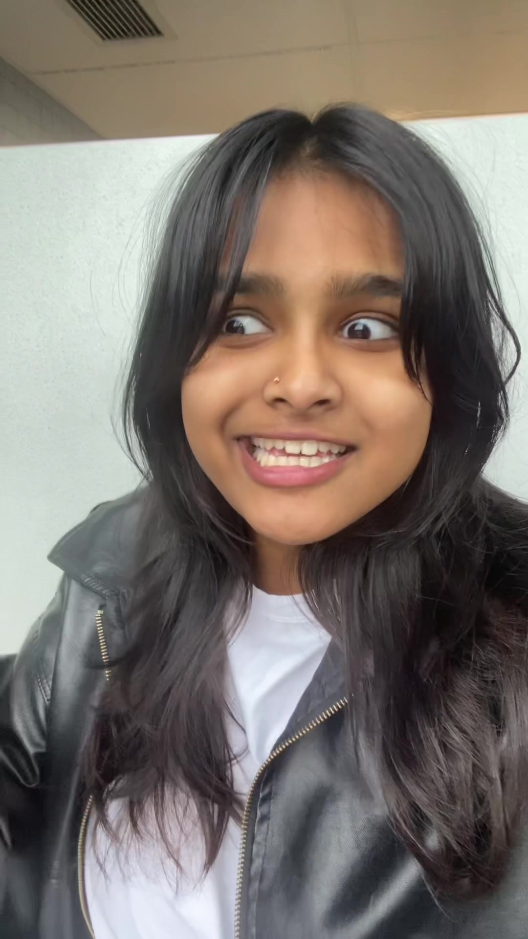 @Santhia