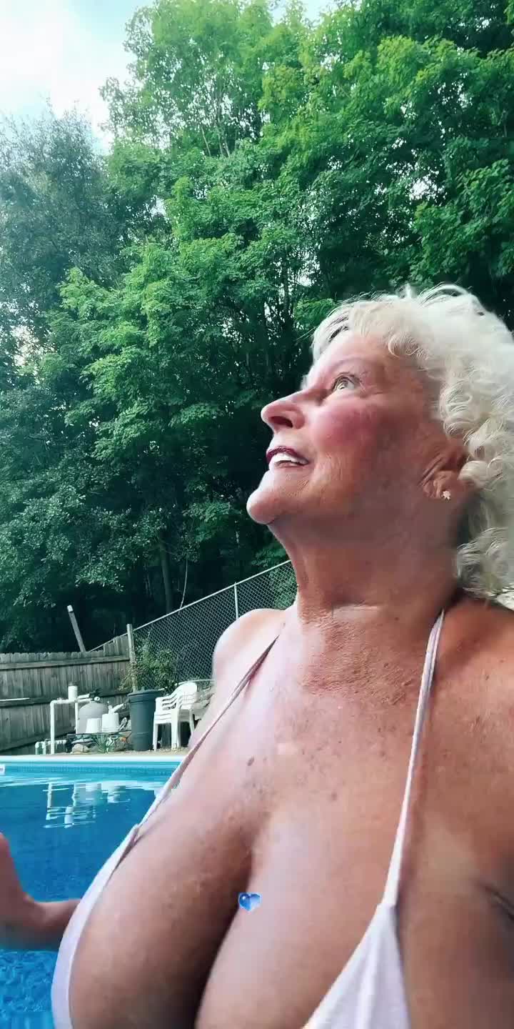 @Virtual_hotazzchick64