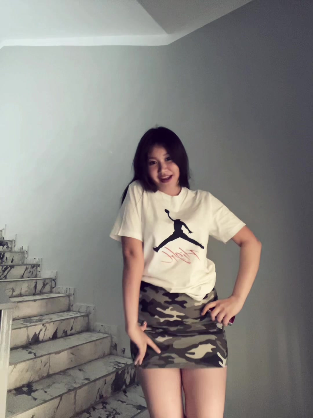@098bv