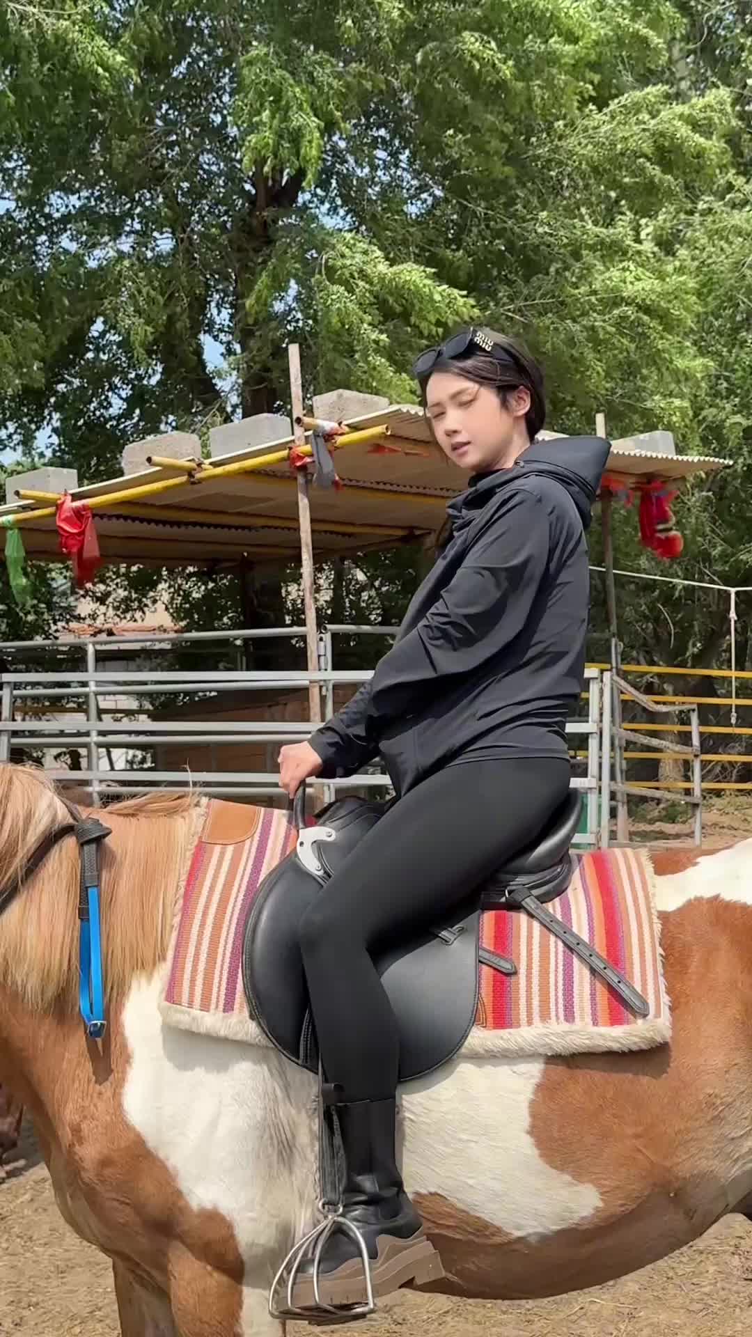 Dong Chichi (@rage_cast) - Urlebird