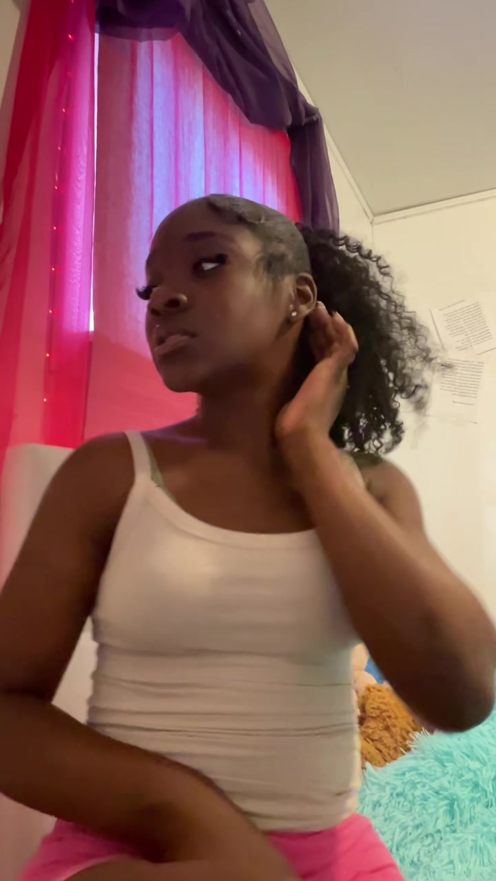 @justjanelllife