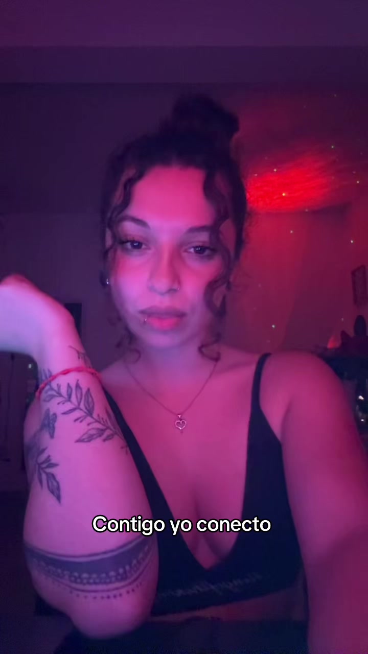 @Vickyschhh