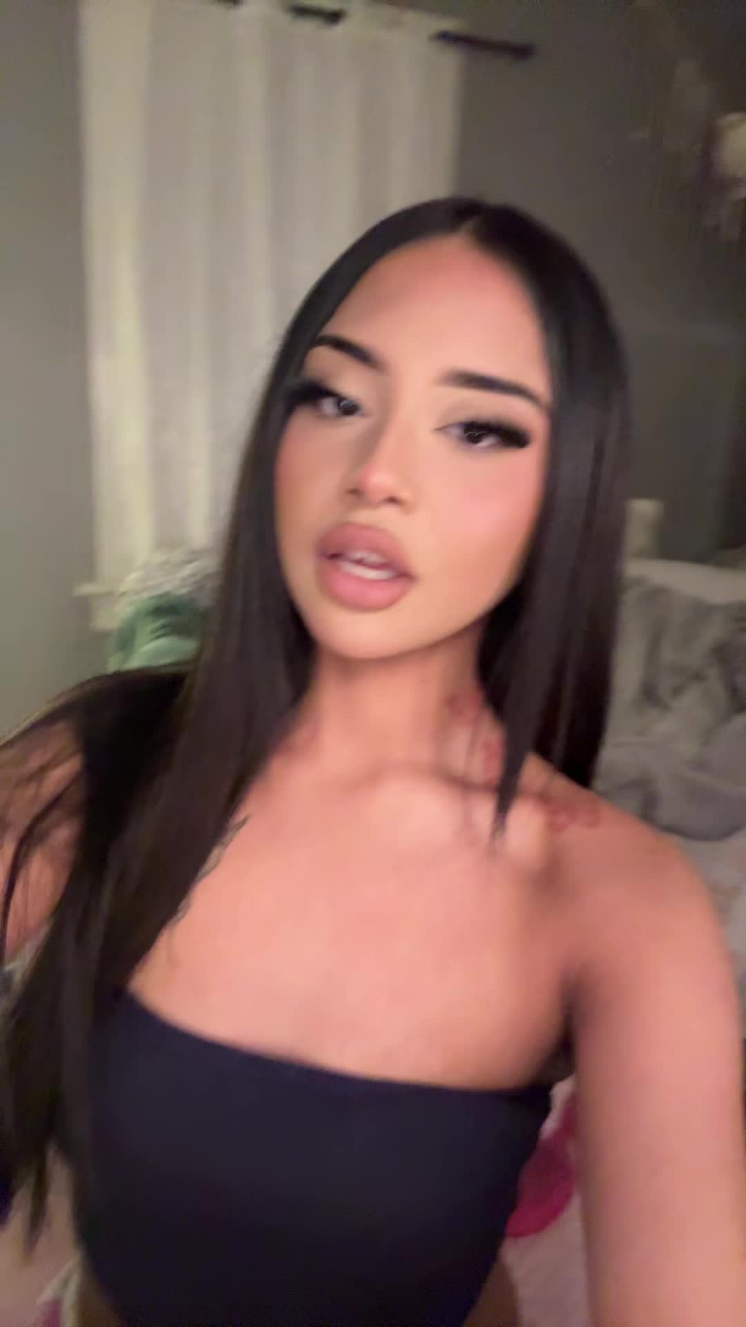@𝑒𝓂𝒾𝓁𝓁𝓎 𝓃𝑜𝑒𝓂𝒾