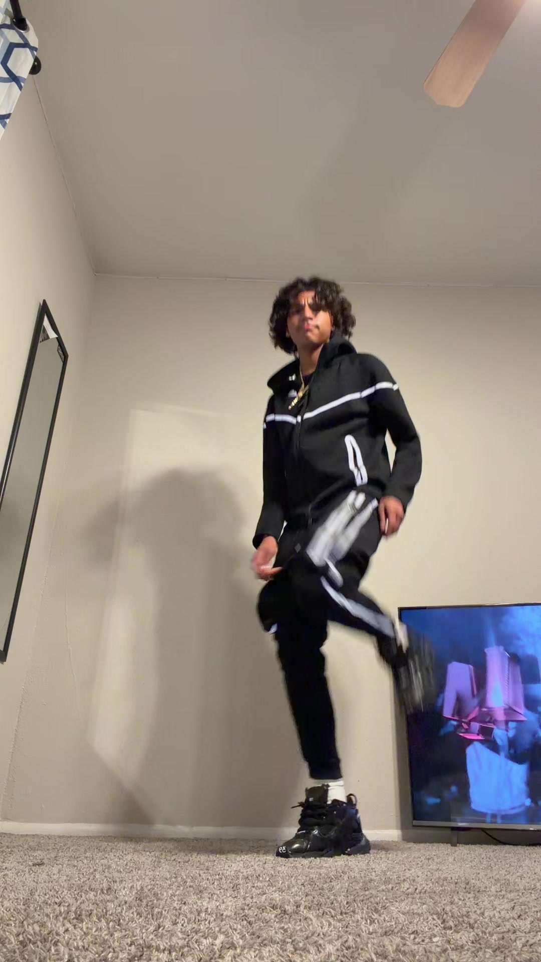 @Zurdo.