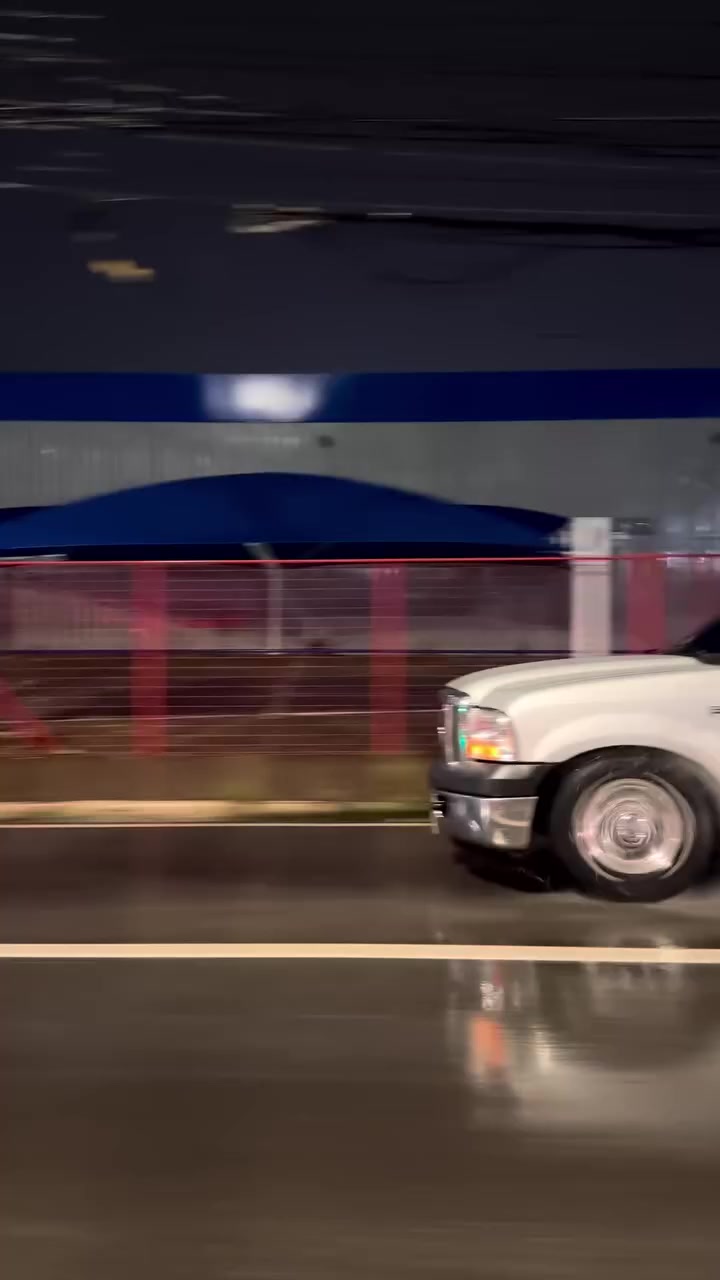 @TRUCKS///DOG