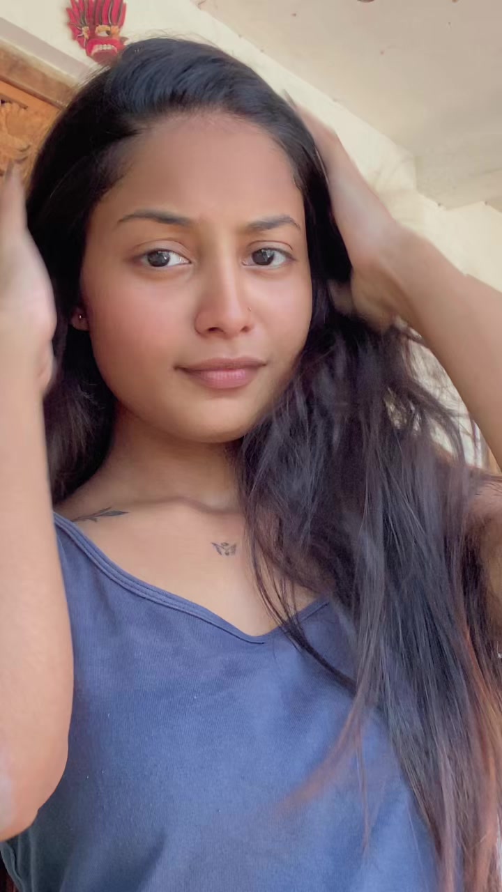@ℒ𝒶𝓋𝒶 𝒢𝒾𝓇𝓁 🦄❤️🔥💋