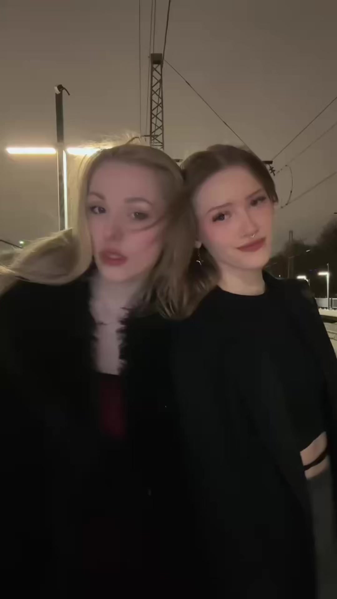@Аляля