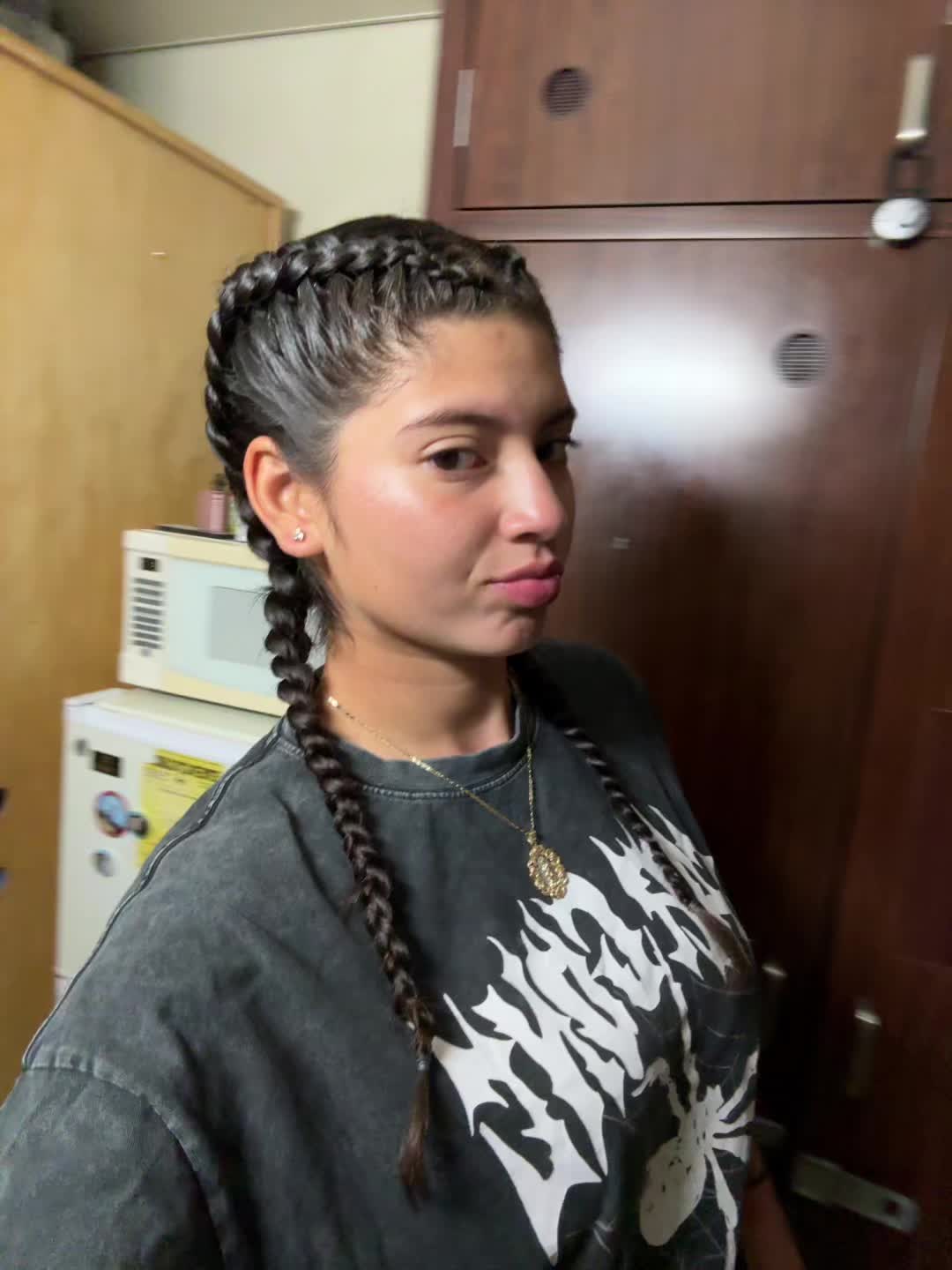 @abi🕷️