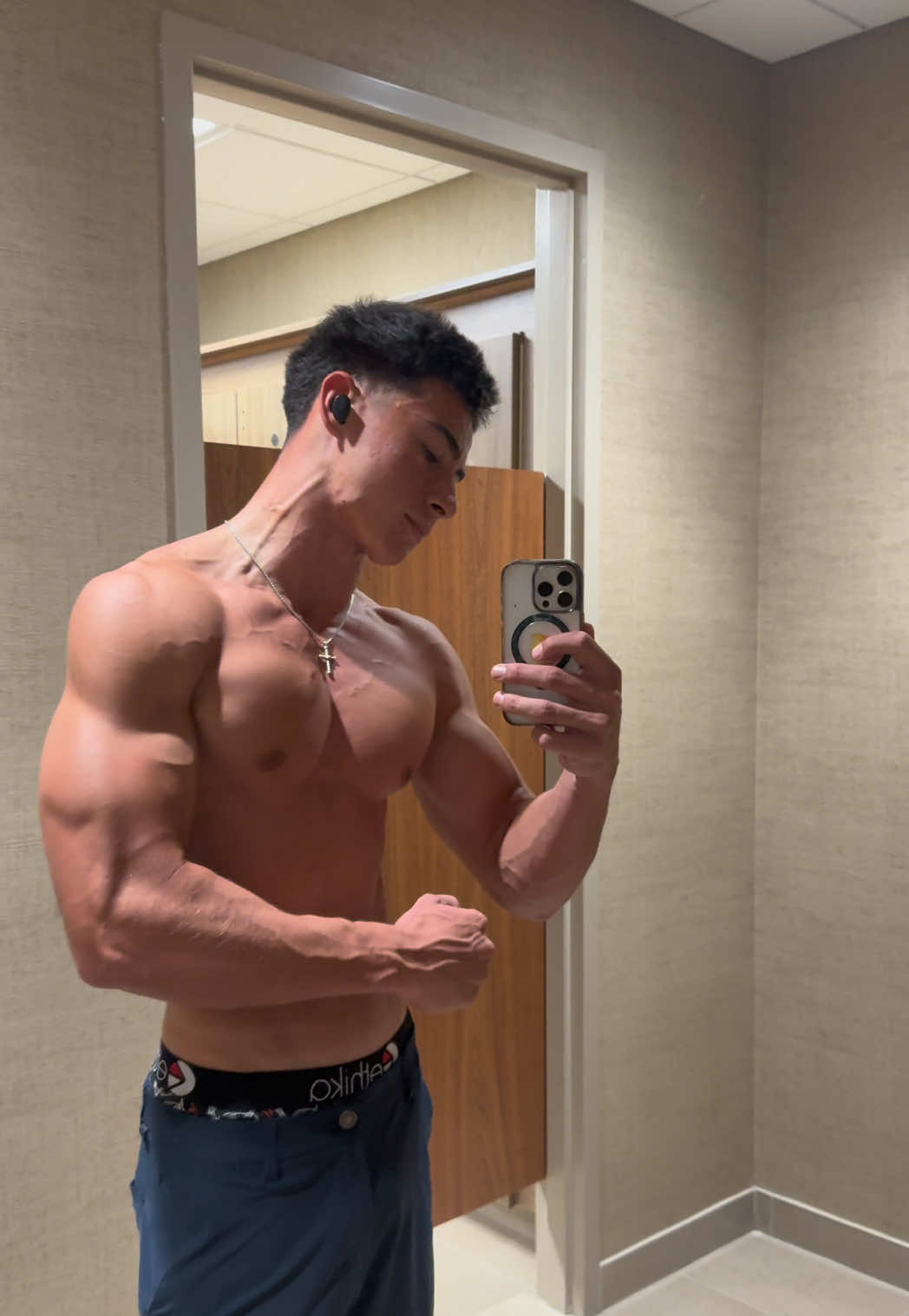 @Ethanissmall