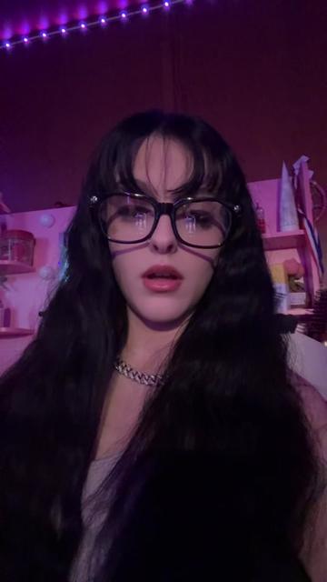 @bby.isabella❤️🕷️🖕🏻