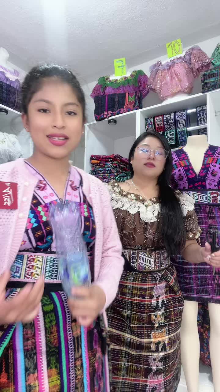 @Típicos Saloj