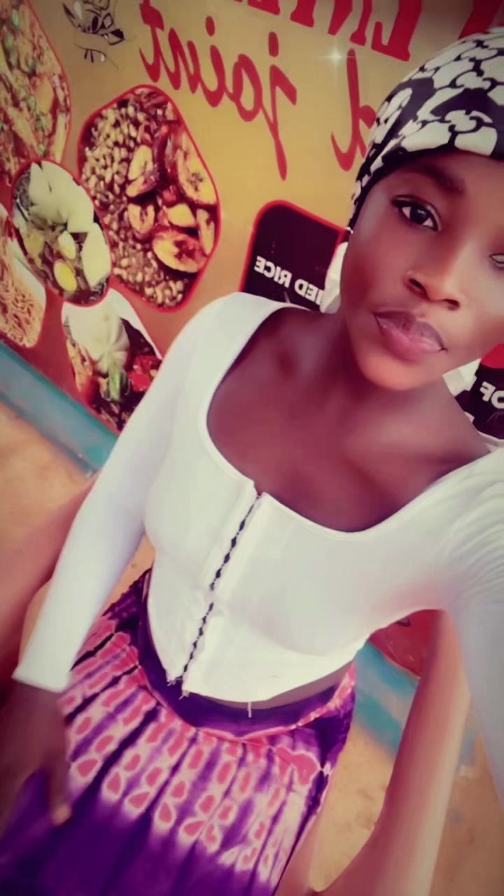 @She&rsquo;s-&bull;🌸🤍~~&bull;Nana Yhaa🖤🤍