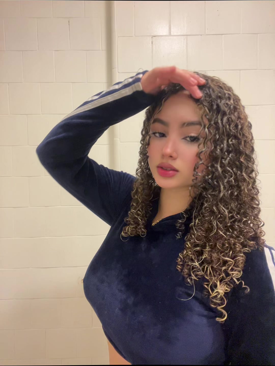 @Scarlethr_22