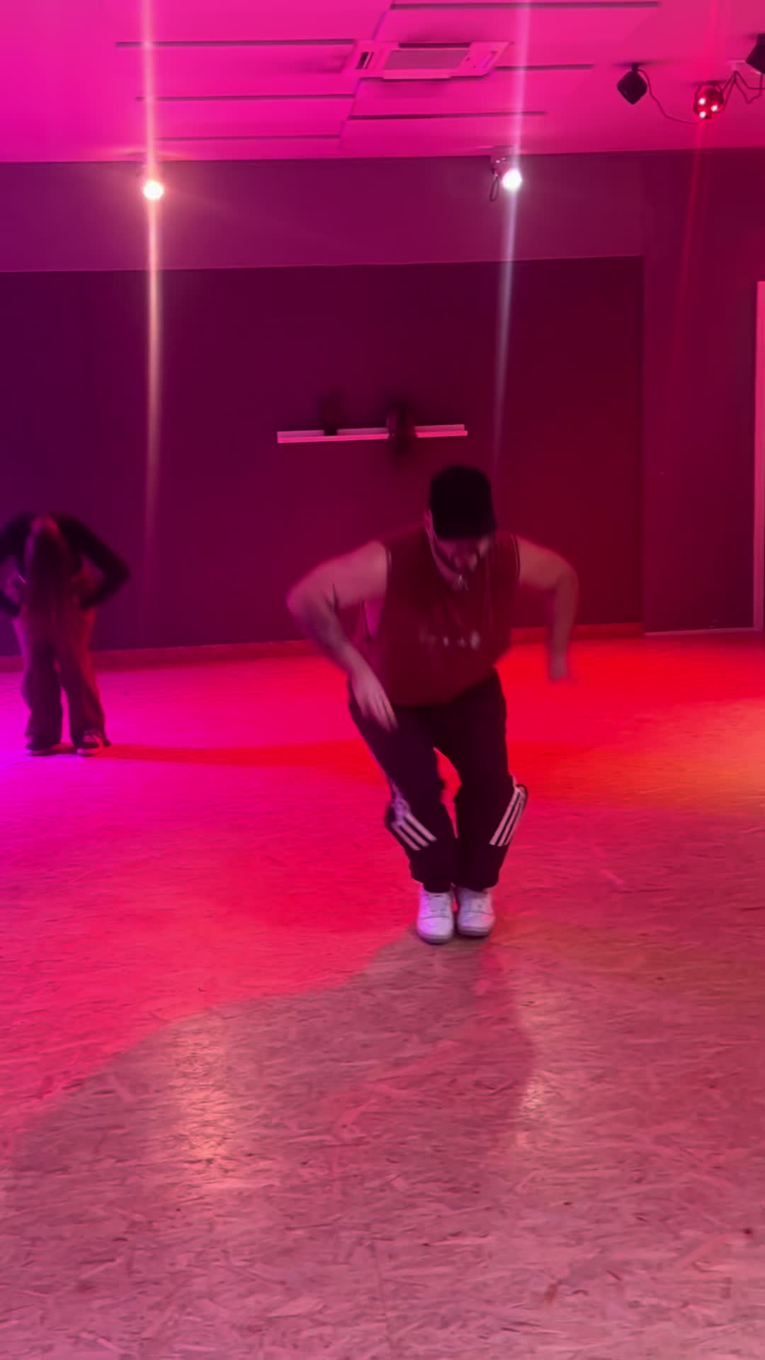 @ManuMoves
