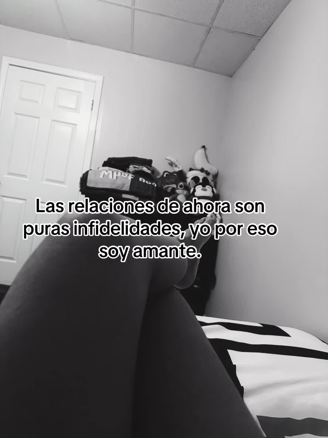 @Lau 🖤🌙