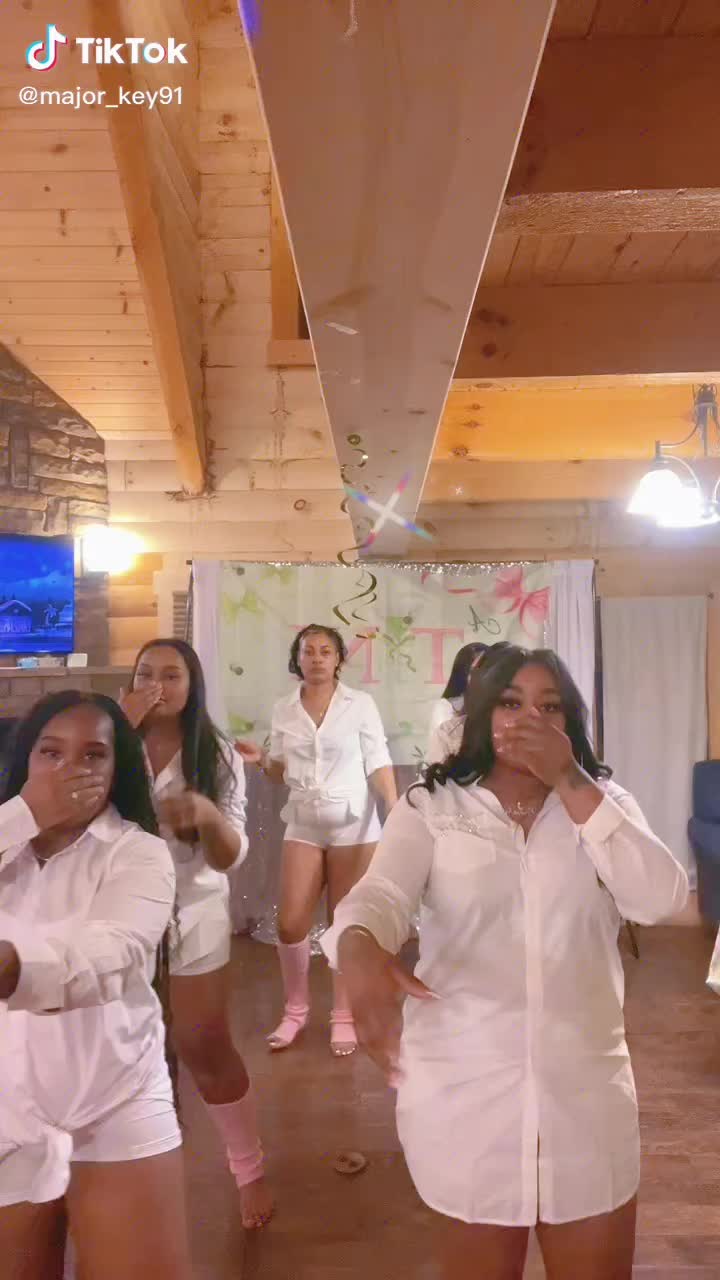 @Zari