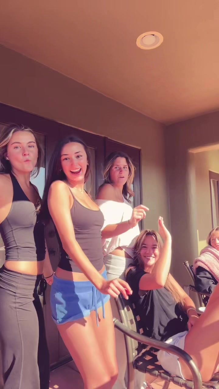 @Bella