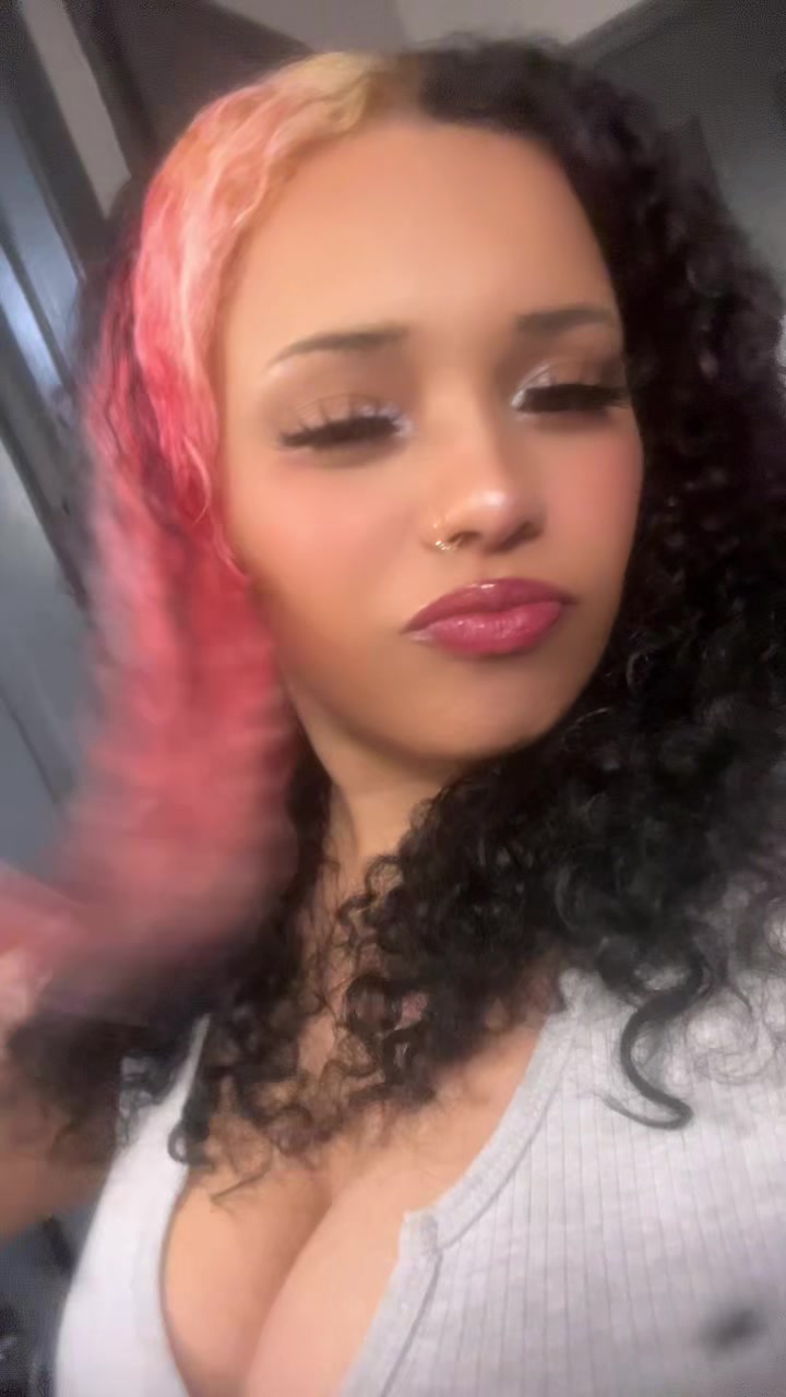 @linalittlecloser