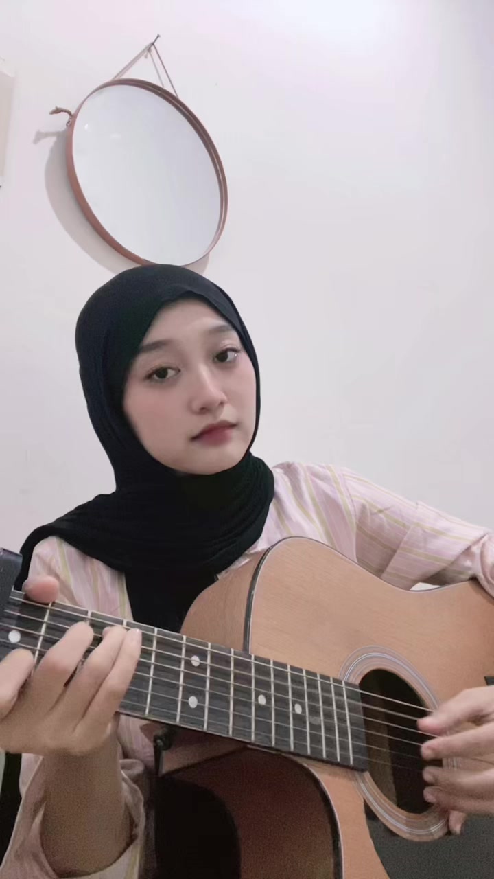 @Vaniaaa_