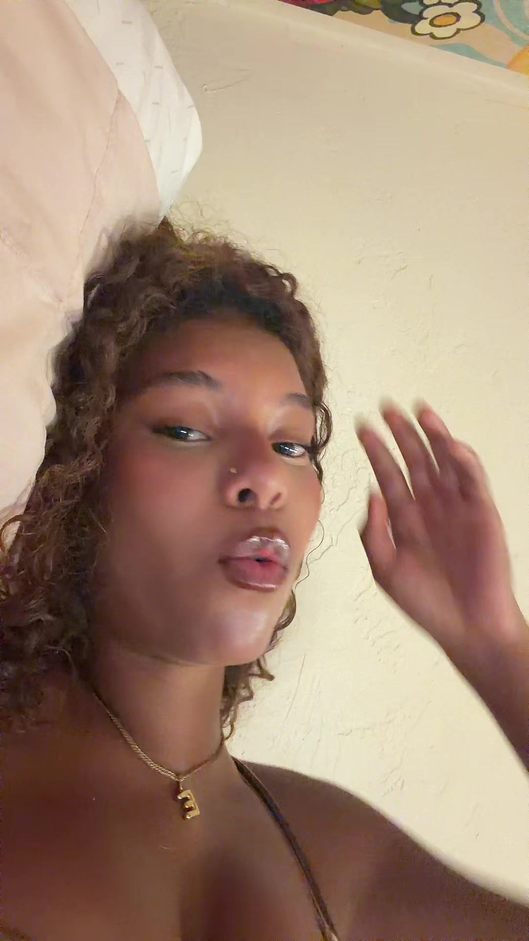@elletheyapper