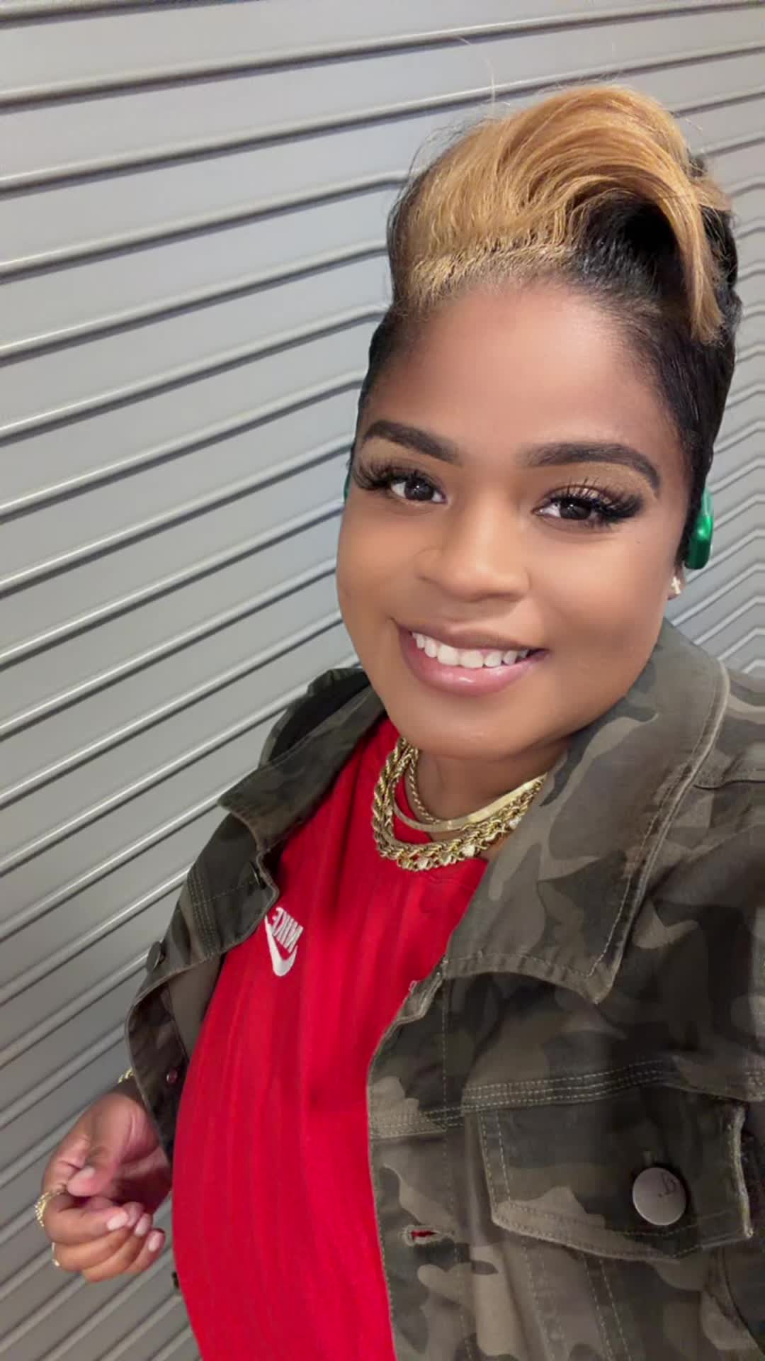 @Voluptuous Hottie ๐