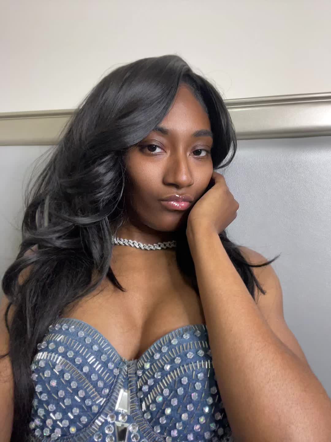 @Janai🌟